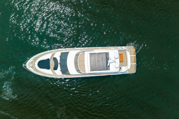 Photo of the 2017 Sea Ray L650 Fly
