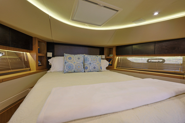 2017 Sea Ray 65