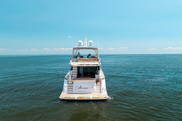 Photo of the 2017 Sea Ray L650 Fly