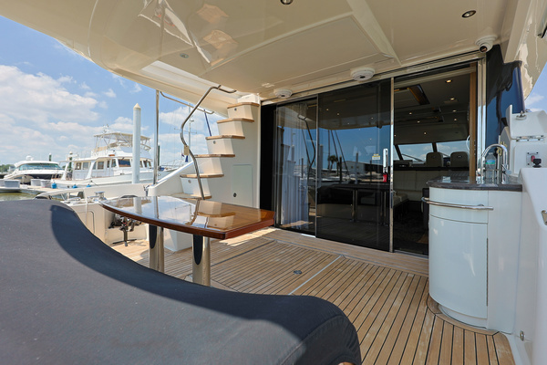 2017 Sea Ray 65