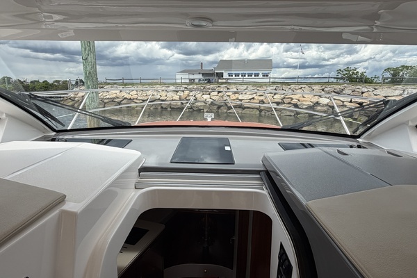 2016 Pursuit 36