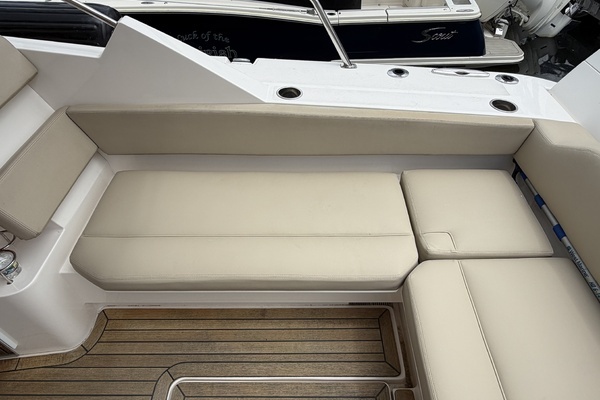 2016 Pursuit 36