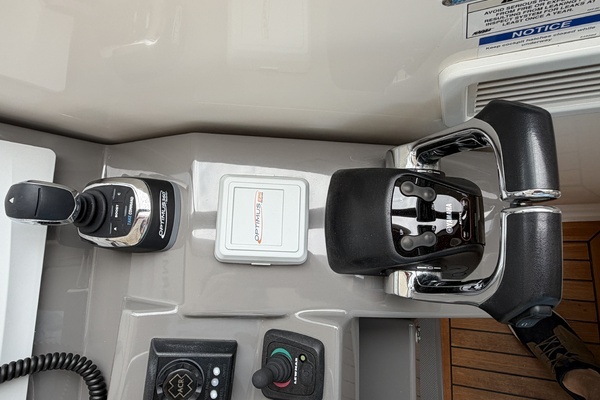 2016 Pursuit 36