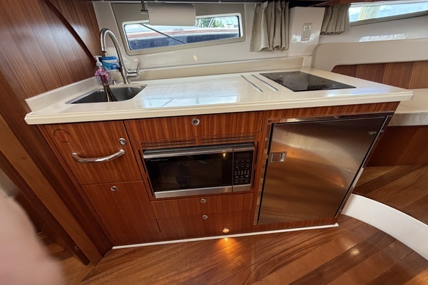 2016 Pursuit 36