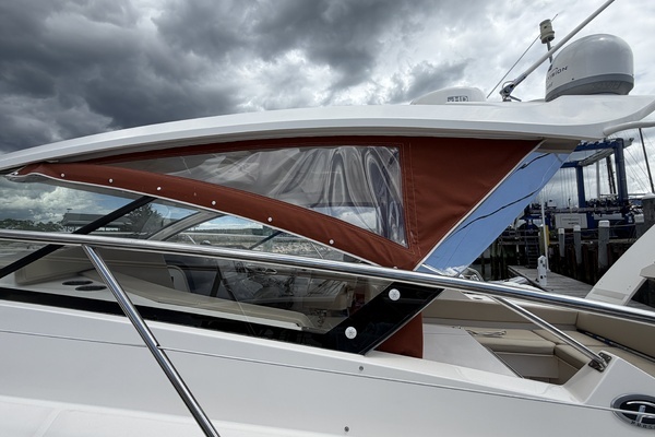 2016 Pursuit 36