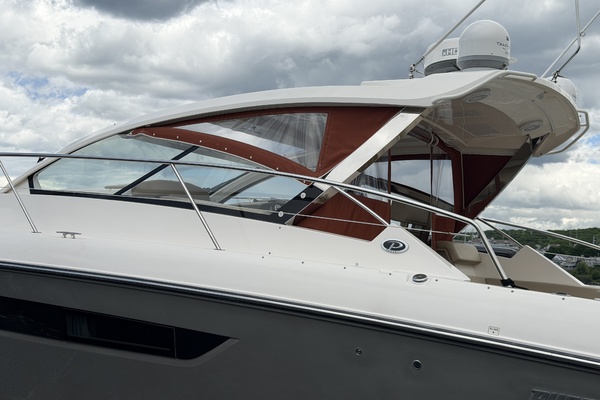 Lorimar 36ft Pursuit Yacht For Sale