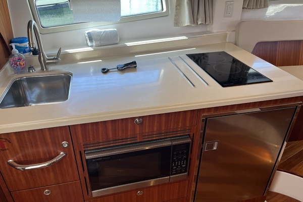 Lorimar 36ft Pursuit Yacht For Sale