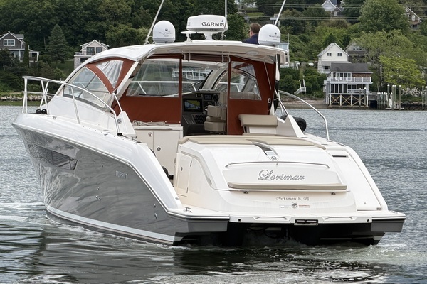 2016 Pursuit 36