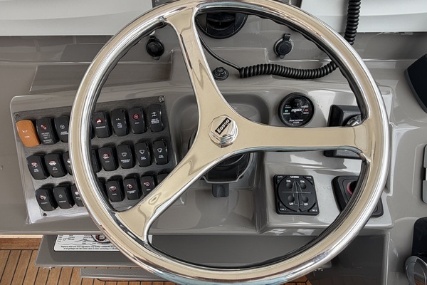 2016 Pursuit 36