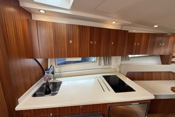 2016 Pursuit 36