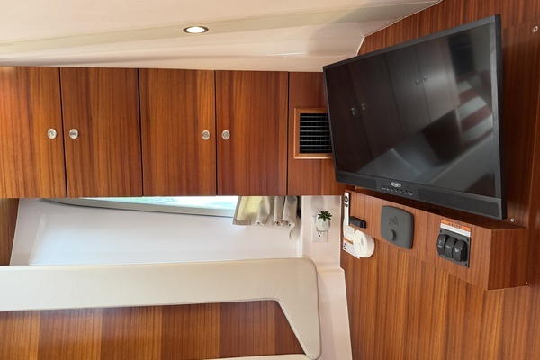 2016 Pursuit 36
