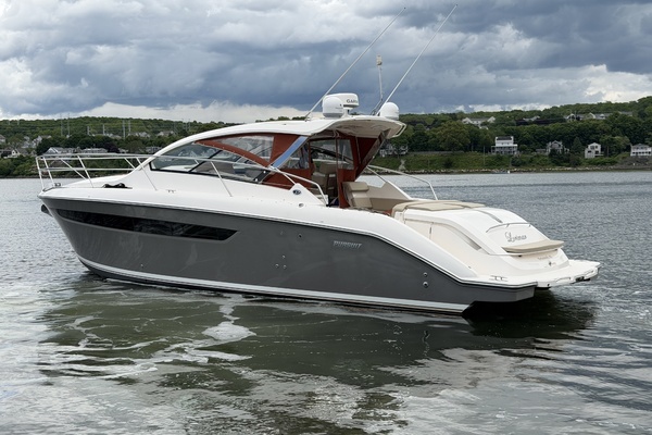 2016 Pursuit 36