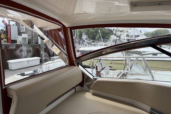 2016 Pursuit 36