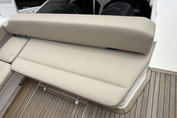 2016 Pursuit 36