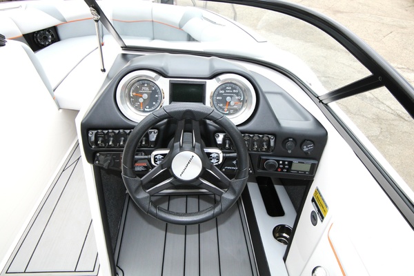 23ft Moomba Yacht For Sale