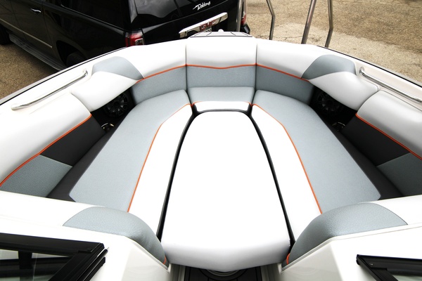 23ft Moomba Yacht For Sale