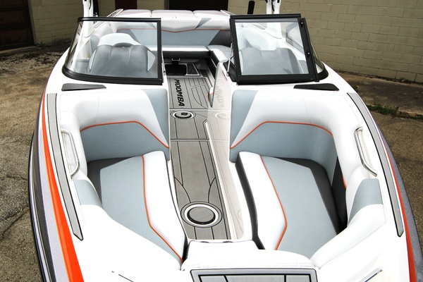 23ft Moomba Yacht For Sale