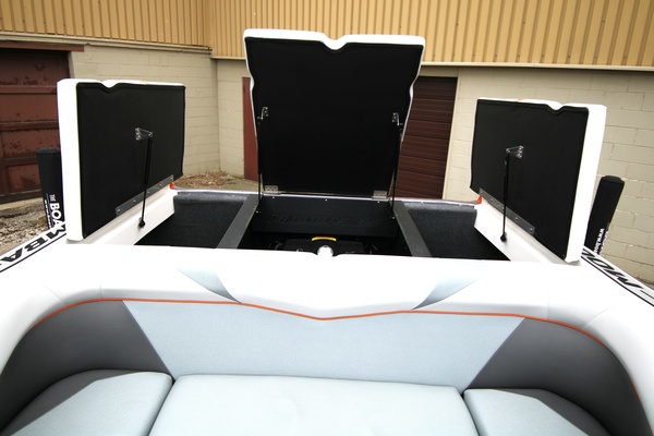 23ft Moomba Yacht For Sale