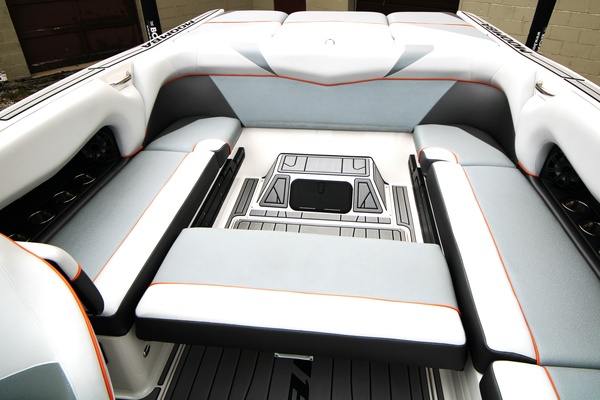 23ft Moomba Yacht For Sale