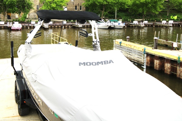 23ft Moomba Yacht For Sale
