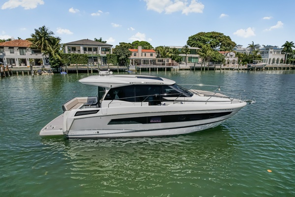 36ft Jeanneau Yacht For Sale
