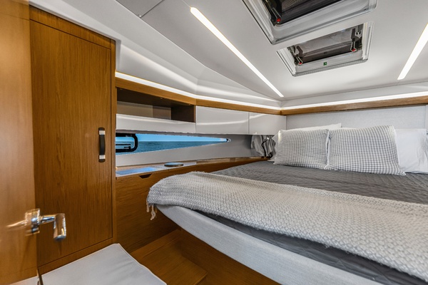 36ft Jeanneau Yacht For Sale