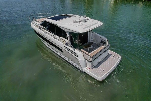 36ft Jeanneau Yacht For Sale