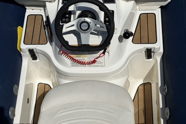 Photo of the 2022 Williams Jet Tenders TurboJet325