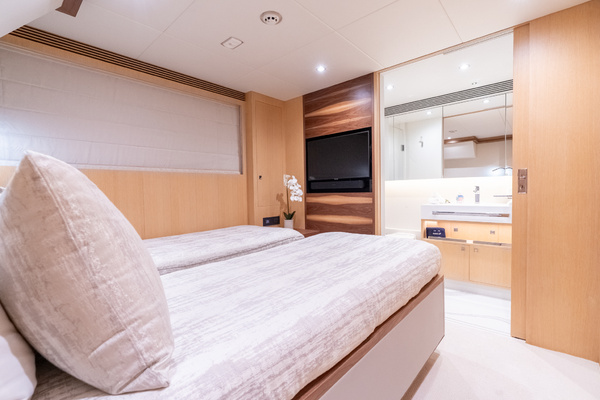 80ft Horizon Yacht For Sale