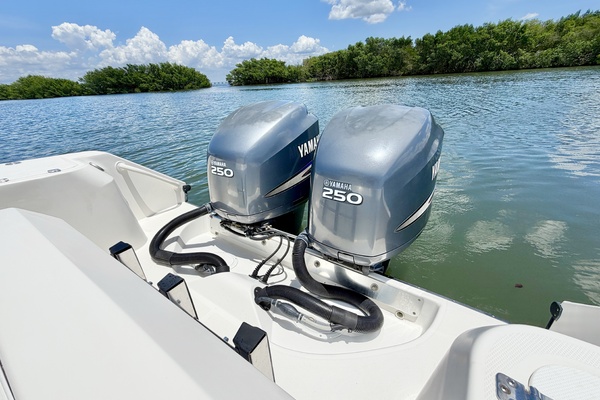 26ft Edgewater Yacht For Sale