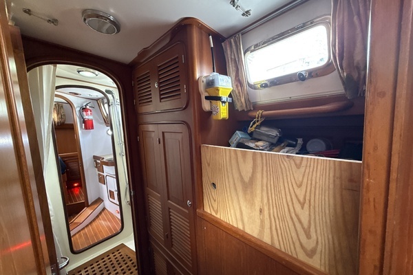 Passport 456 CC Yacht For Sale