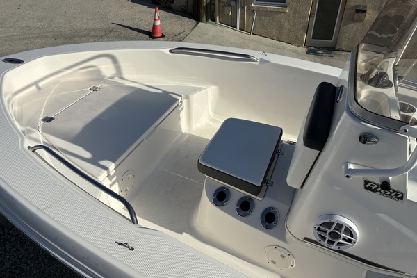 18ft Robalo Yacht For Sale