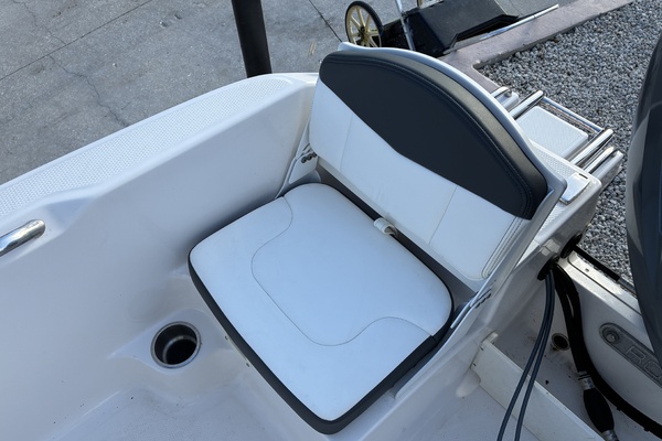 18ft Robalo Yacht For Sale
