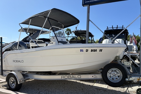 18-ft-Robalo-2025-R160 Center Console- Jupiter Florida United States  yacht for sale
