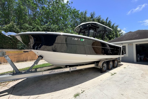 30ft Robalo Yacht For Sale