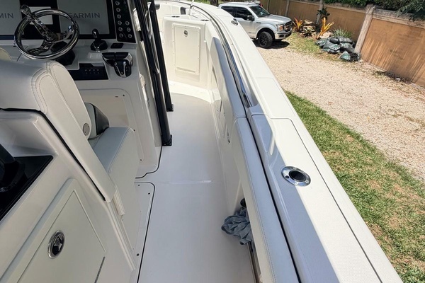 30ft Robalo Yacht For Sale