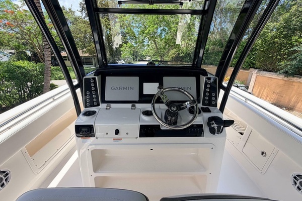 2022 Robalo 30