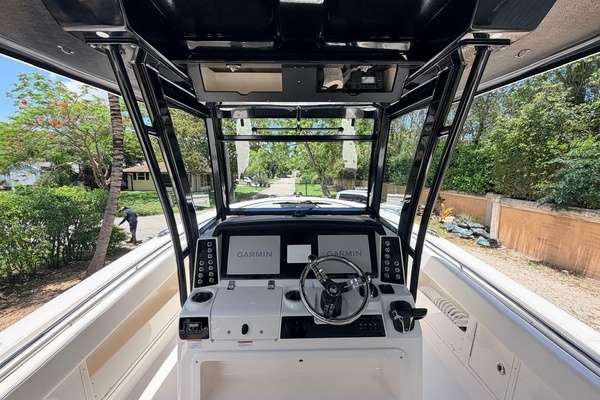 2022 Robalo 30