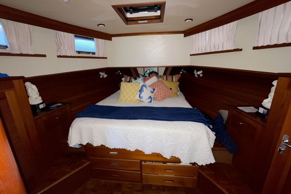 AT LAST 42ft Grand Banks Yacht For Sale