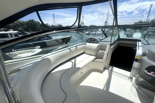 2006 Cruisers Yachts 52