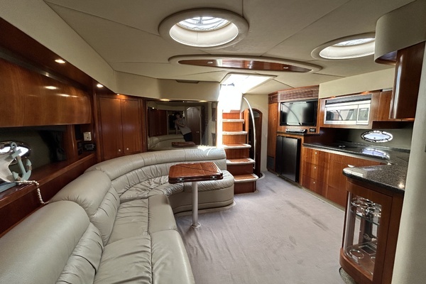 2006 Cruisers Yachts 52