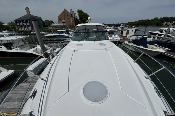 2006 Cruisers Yachts 52