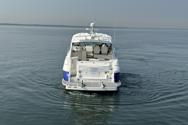 Photo of the 2006 Cruisers Yachts 520 Express