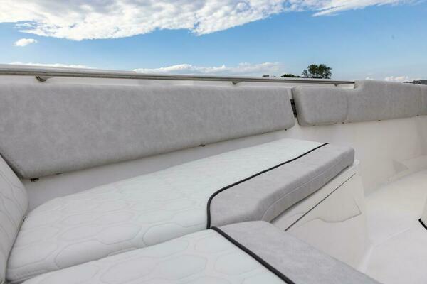 32ft Sea Fox Yacht For Sale