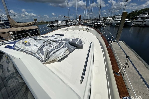 43' Menorquin foredeck2