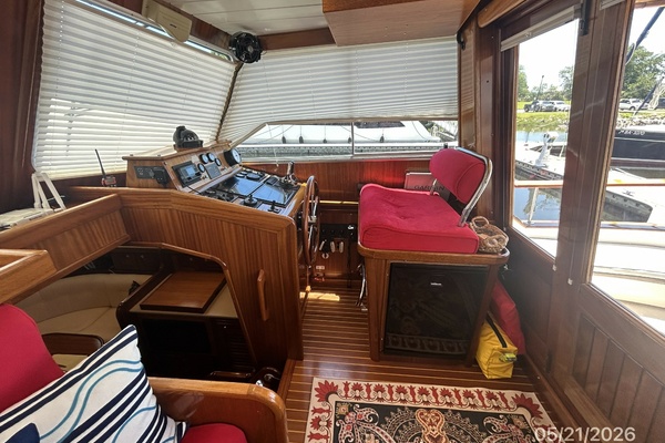 43' Menorquin pilothouse starboard