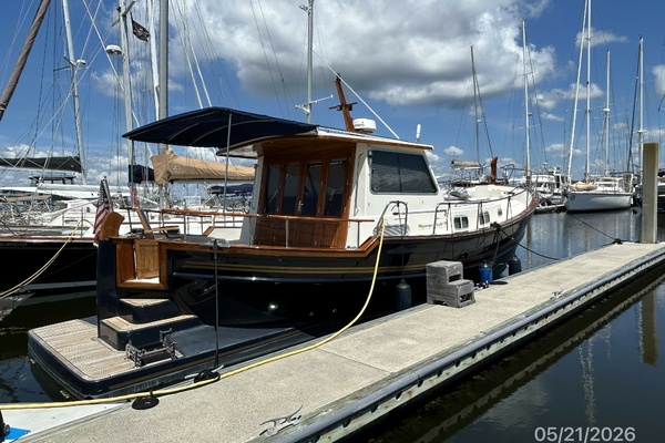 43' Menorquin starboard aft profile