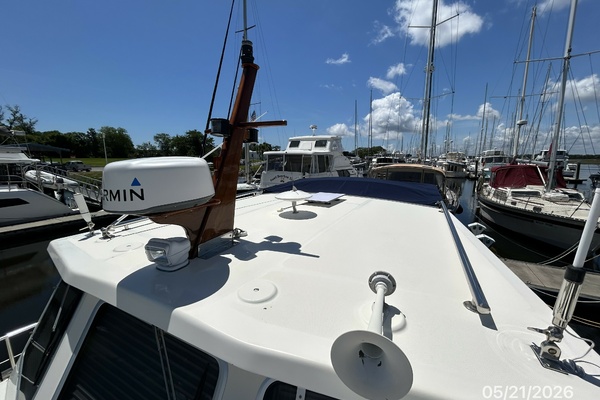 43' Menorquin cabin top