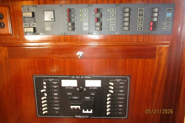 43' Menorquin electrical panels