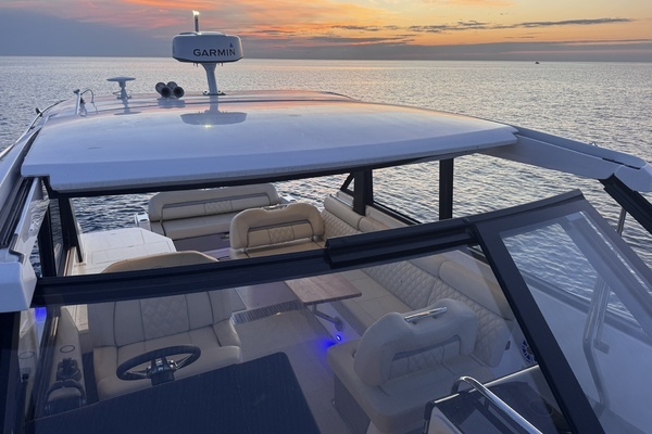 2022 Regal 36